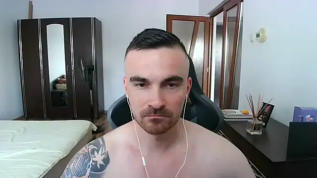 mu5clemania2 - Mu5clemania2's free webcam - UK Sex Cams