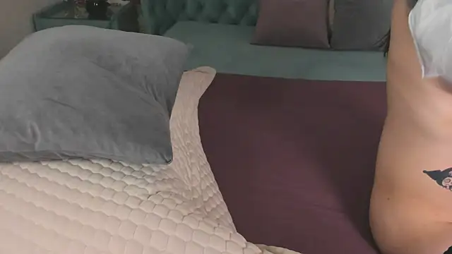 Naughty_Cherry webcam