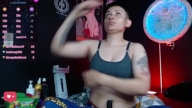 girl_intense444 webcam