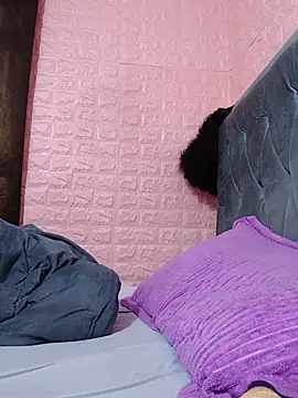 Happybree_ live cam