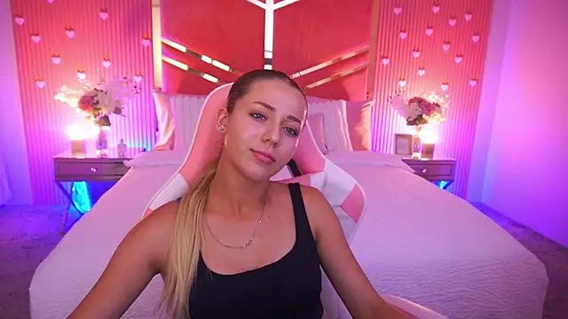 DoveLovee webcam