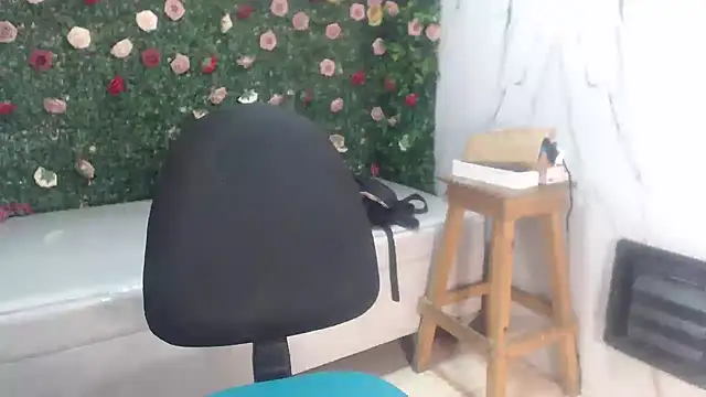 naomis_36 webcam