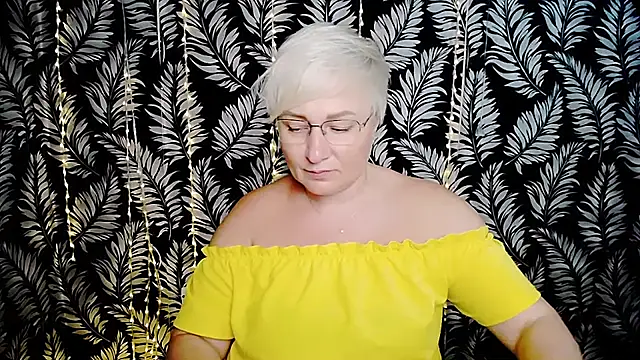 Olivia_playful webcam