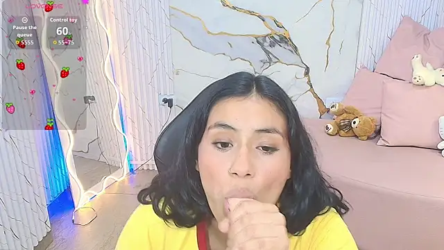 PEACHY_TAY webcam