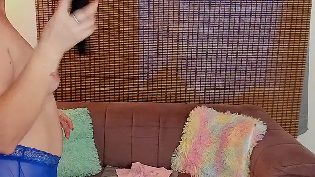 ariana_cross webcam