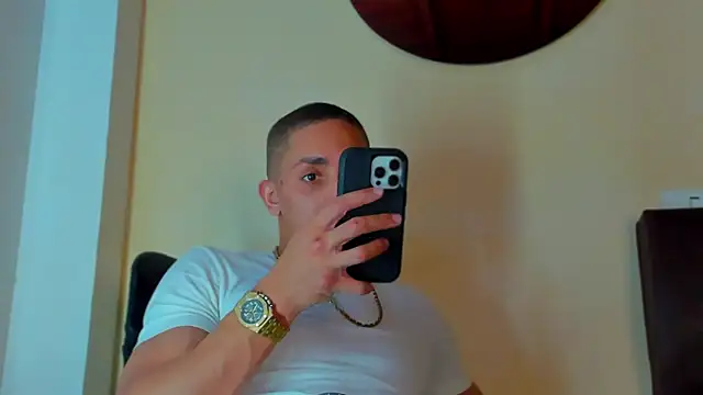 MikeRoss7777 webcam