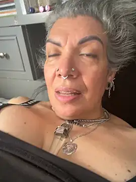 dieseldame1313 webcam