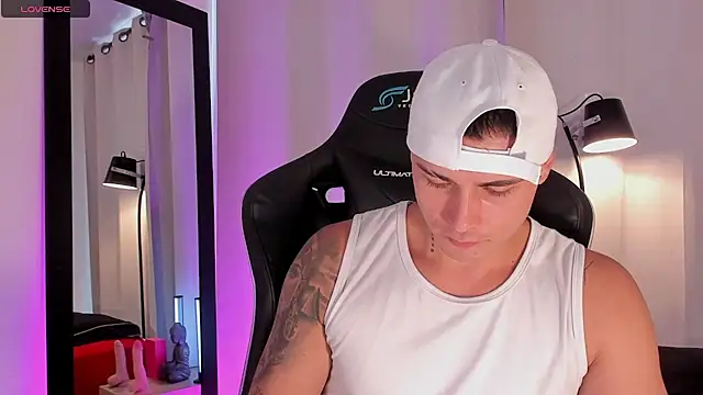 connorsmiith live cam on StripChat