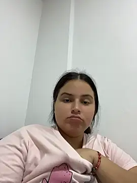 mia-08martinez_ webcam