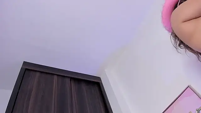 miaapril webcam