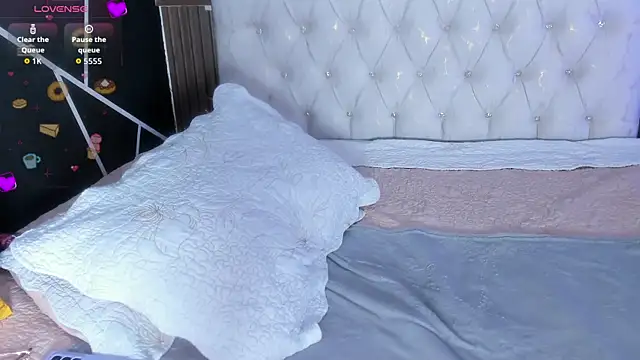 LunaRossie_ webcam