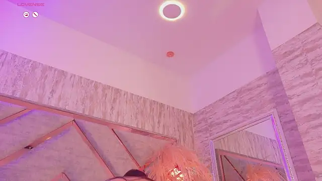 Hannah-Prada live cam on StripChat