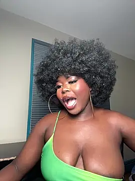 WomanNextdoor1 webcam