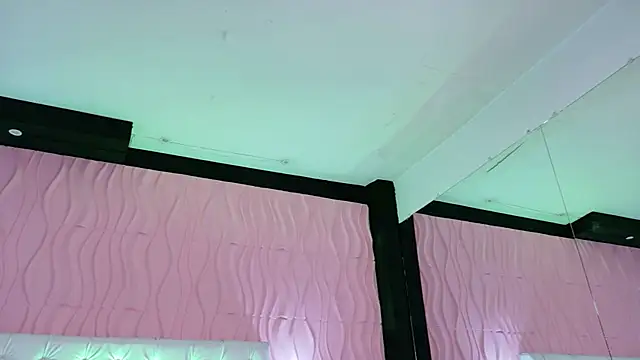Mia_Cherry__ webcam