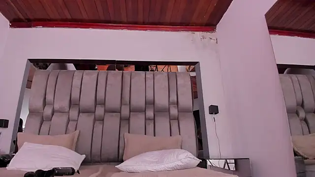 NikkySmiith webcam