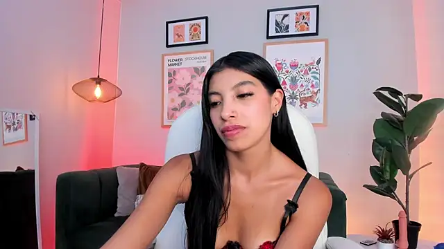 Tiffany_Low webcam