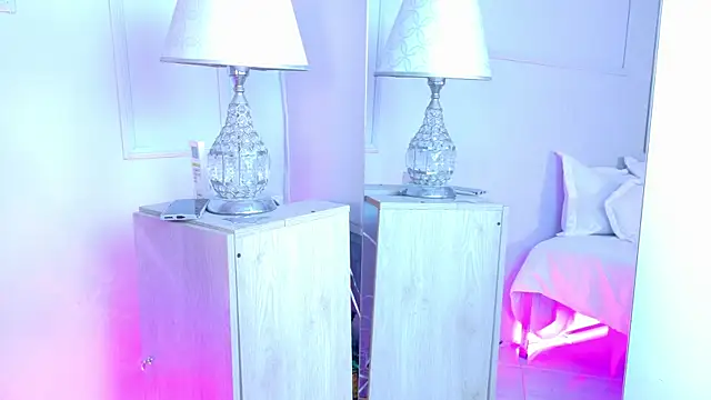 VioletBloomm webcam