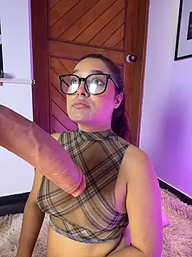 Emily_Harpeer webcam