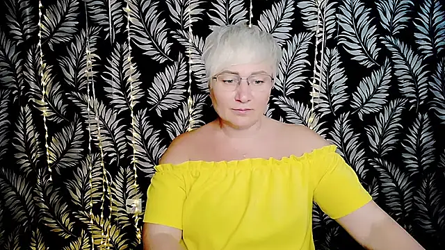 Olivia_playful webcam