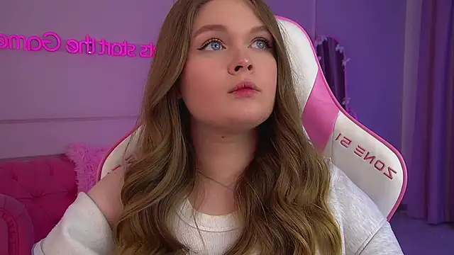 CrystalLyons webcam