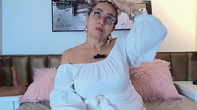 AlessandraLeroy webcam