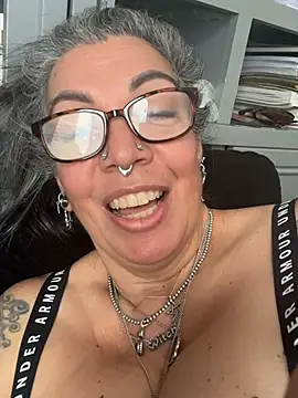 dieseldame1313 webcam