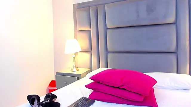 KendalFoxx webcam