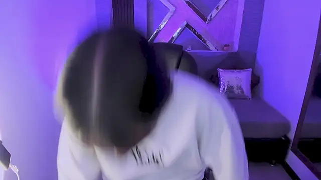Hanna_Bloomm webcam