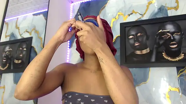 SaramyBigcock webcam