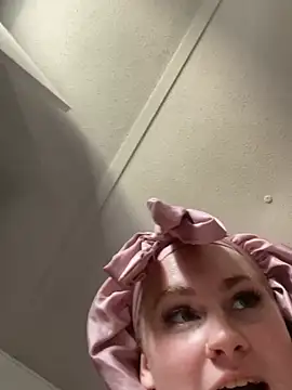 Prettypinkisland webcam
