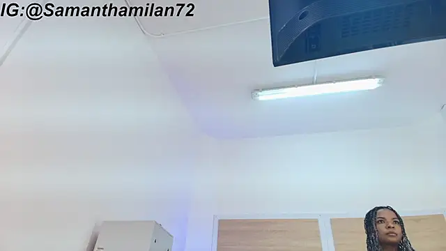 SamanthaMilann live cam on StripChat