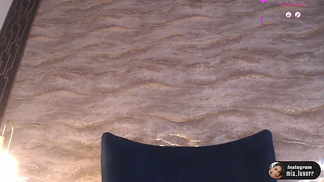 Mia_Luxor webcam