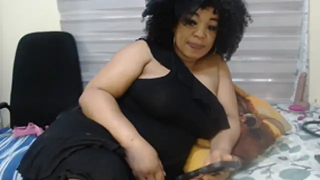 Foxybrownxx1 webcam