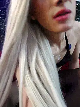 crislingery_dolli webcam