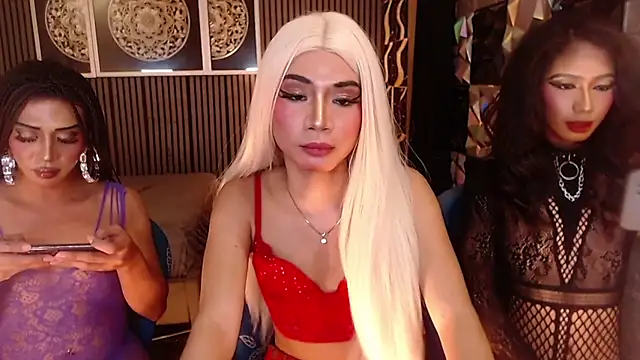 AudreyMilesTrans webcam