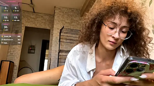 CurlyWinx webcam