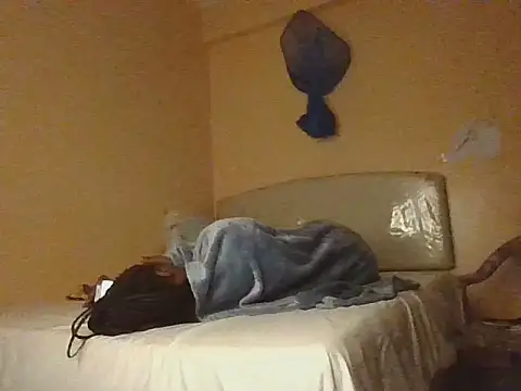 pinky-lips webcam