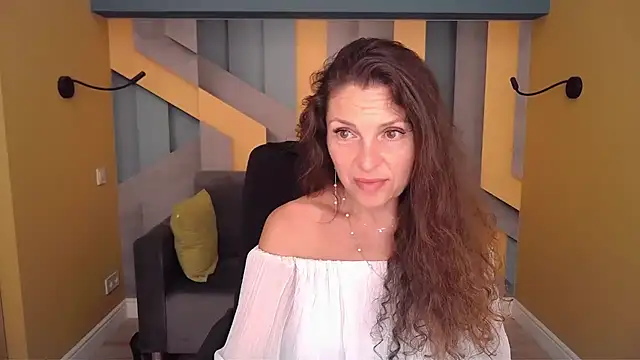 EllaLong webcam