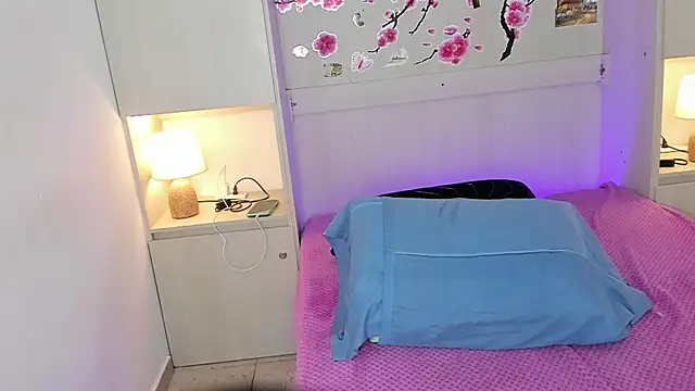 TaylorBloom webcam