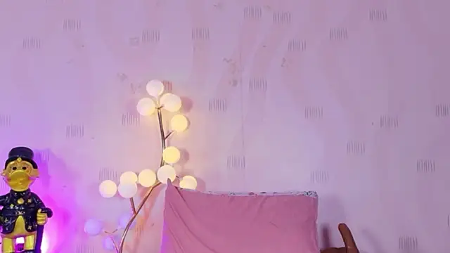 thinprincesss - ThinPrincesss's free webcam - UK Sex Cams