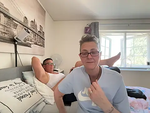 curvy-jinx - Curvy-Jinx's free webcam - UK Sex Cams