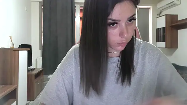 LovelyJulliette webcam