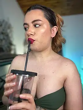 NikkiNix webcam