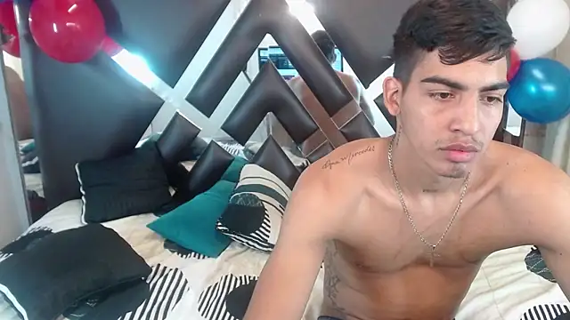 Milo_and_Mily webcam