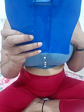 Aarti909090 webcam