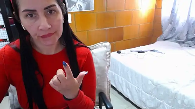 charlote_temple live cam on StripChat