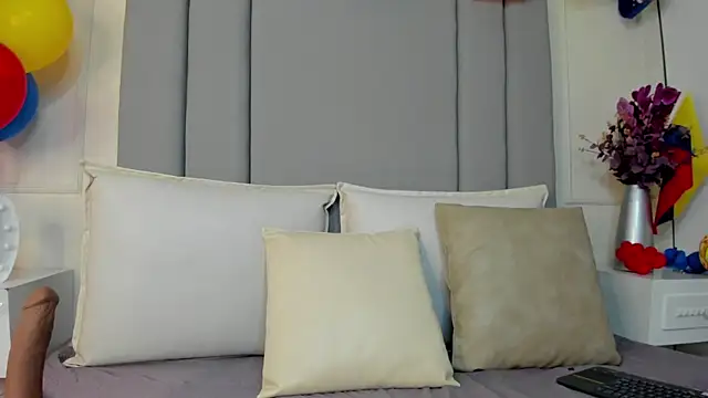 CannelaSmith live cam on StripChat