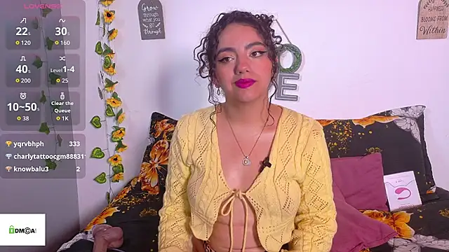 emiily_curly webcam