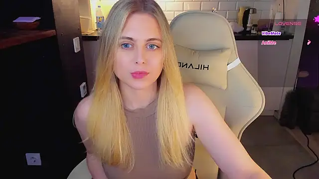 blonde_kellyy webcam