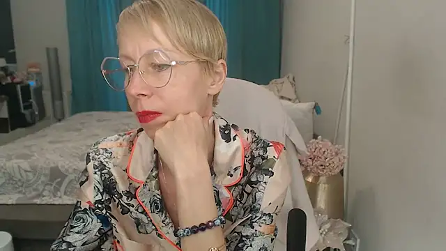 LuxuryNika webcam